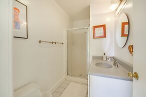6 Mi to Lake & State Park: Hideaway in Elmore!