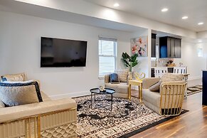 3 Mi to Newfields: Central Indy Retreat