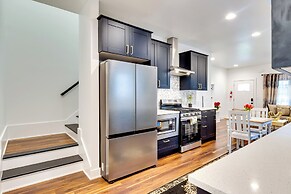 3 Mi to Newfields: Central Indy Retreat