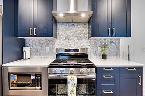 3 Mi to Newfields: Central Indy Retreat