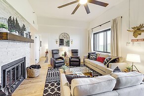 3 Mi to Sugar Mtn Ski Resort: Retreat w/ Pool!