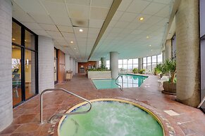 3 Mi to Sugar Mtn Ski Resort: Retreat w/ Pool!