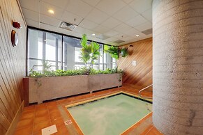 3 Mi to Sugar Mtn Ski Resort: Retreat w/ Pool!