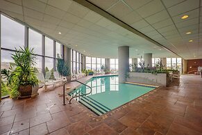 3 Mi to Sugar Mtn Ski Resort: Retreat w/ Pool!