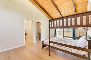 Deck + Views: Scenic Yosemite Lakes Retreat