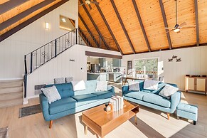 Deck + Views: Scenic Yosemite Lakes Retreat