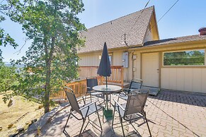 Deck + Views: Scenic Yosemite Lakes Retreat