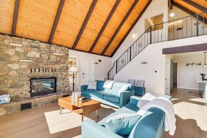 Deck + Views: Scenic Yosemite Lakes Retreat