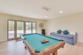 Deck + Views: Scenic Yosemite Lakes Retreat