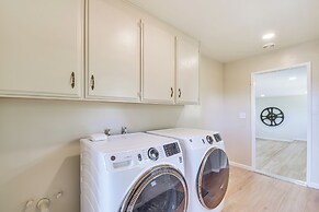 Deck + Views: Scenic Yosemite Lakes Retreat