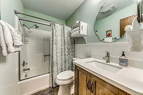 15 Mi to Ski Apache: Getaway w/ Balcony in Ruidoso