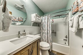 15 Mi to Ski Apache: Getaway w/ Balcony in Ruidoso