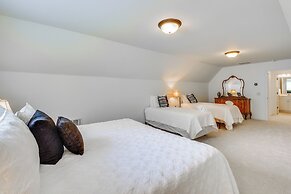 Home on Lake Lanier w/ Dock & Water Views