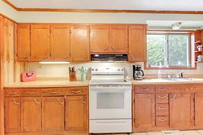 4 Mi to Gordon Lake: Cozy Retreat in Glidden!