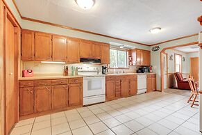 4 Mi to Gordon Lake: Cozy Retreat in Glidden!