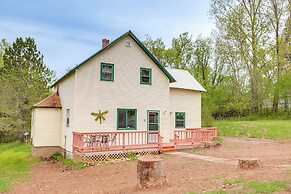 4 Mi to Gordon Lake: Cozy Retreat in Glidden!