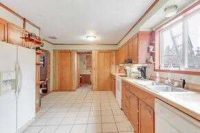 4 Mi to Gordon Lake: Cozy Retreat in Glidden!