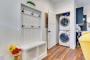 3 Mi to Dtwn: Dog-friendly Gem in Indianapolis!