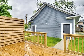 3 Mi to Dtwn: Dog-friendly Gem in Indianapolis!