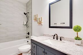 3 Mi to Dtwn: Dog-friendly Gem in Indianapolis!