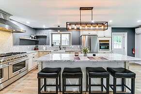 Near Lake & Wineries: Spacious Union Springs Home!