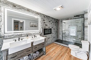 Near Lake & Wineries: Spacious Union Springs Home!