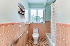 Near Lake & Wineries: Spacious Union Springs Home!