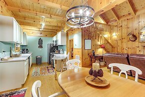 Cozy Cohutta Cabin: Creekside Cabin in Ellijay!