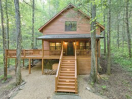 Cozy Cohutta Cabin: Creekside Cabin in Ellijay!