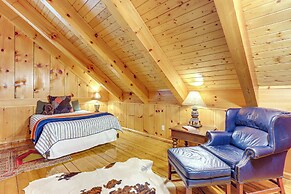 Cozy Cohutta Cabin: Creekside Cabin in Ellijay!