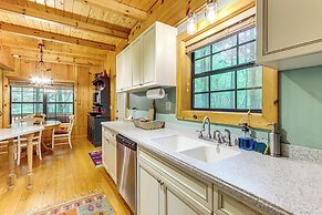 Cozy Cohutta Cabin: Creekside Cabin in Ellijay!