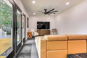 Walk to Uptwn Lexington: Modern Retreat w/ Porch!
