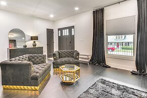 Walk to Uptwn Lexington: Modern Retreat w/ Porch!