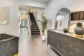 Walk to Uptwn Lexington: Modern Retreat w/ Porch!