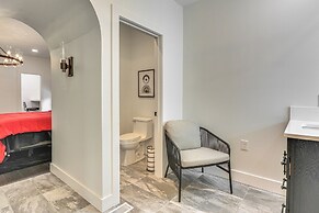 Walk to Uptwn Lexington: Modern Retreat w/ Porch!