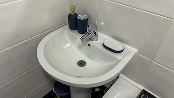 2-bed - Sleeps 4 - Pet Friendly & Free Parking