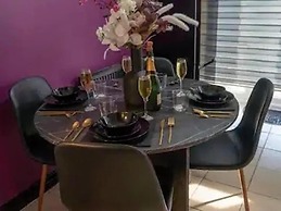 2 Bedroom Luxurious Cosy House in Manchester