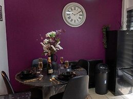 2 Bedroom Luxurious Cosy House in Manchester