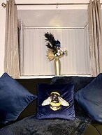 2 Bedroom Luxurious Cosy House in Manchester