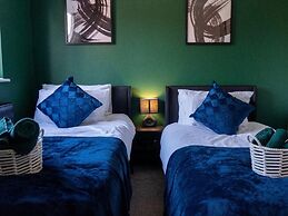 2 Bedroom Luxurious Cosy House in Manchester