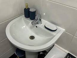 2 Bedroom Luxurious Cosy House in Manchester