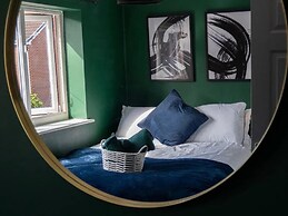2 Bedroom Luxurious Cosy House in Manchester