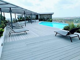 Unique 2 BDR Apartment at Loxwood House With Rooftop Pool and Gym
