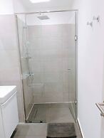 Unique 2 BDR Apartment at Loxwood House With Rooftop Pool and Gym