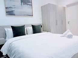 Unique 2 BDR Apartment at Loxwood House With Rooftop Pool and Gym