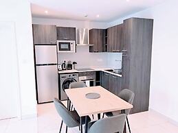 Unique 2 BDR Apartment at Loxwood House With Rooftop Pool and Gym