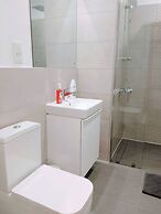 Unique 2 BDR Apartment at Loxwood House With Rooftop Pool and Gym