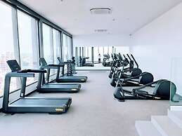 Unique 2 BDR Apartment at Loxwood House With Rooftop Pool and Gym