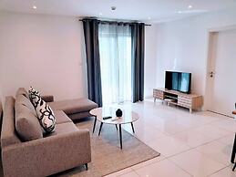 Unique 2 BDR Apartment at Loxwood House With Rooftop Pool and Gym
