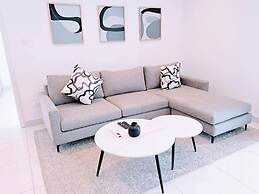 Unique 2 BDR Apartment at Loxwood House With Rooftop Pool and Gym
